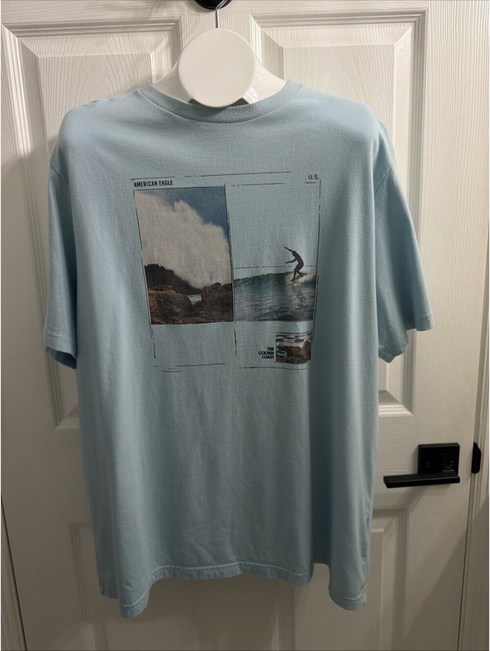 American Eagle Men’s Blue Graphic Tee Size XL